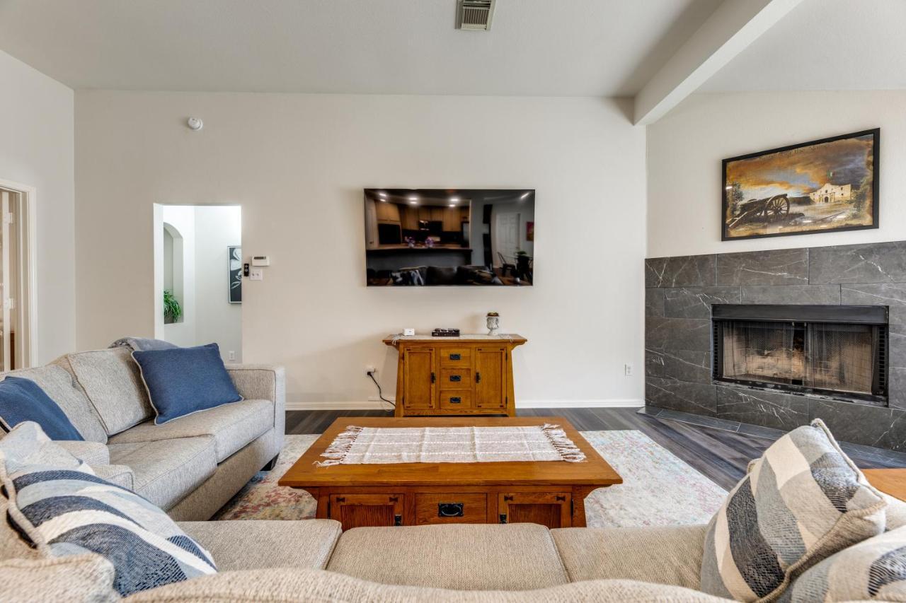 Spacious 5 Bdrm Home Mins To Wineries With Private Pool And Hot Tub! 존슨 시티 외부 사진