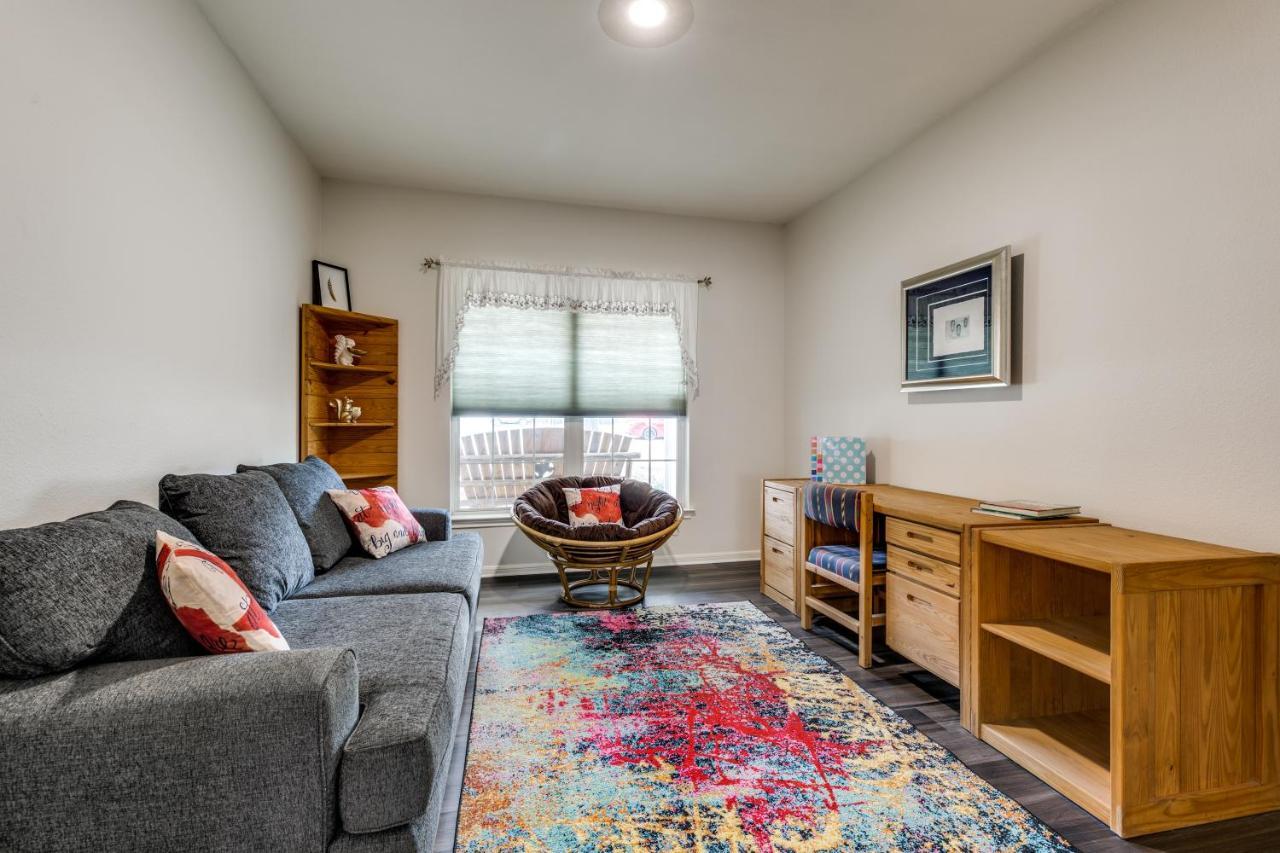 Spacious 5 Bdrm Home Mins To Wineries With Private Pool And Hot Tub! 존슨 시티 외부 사진