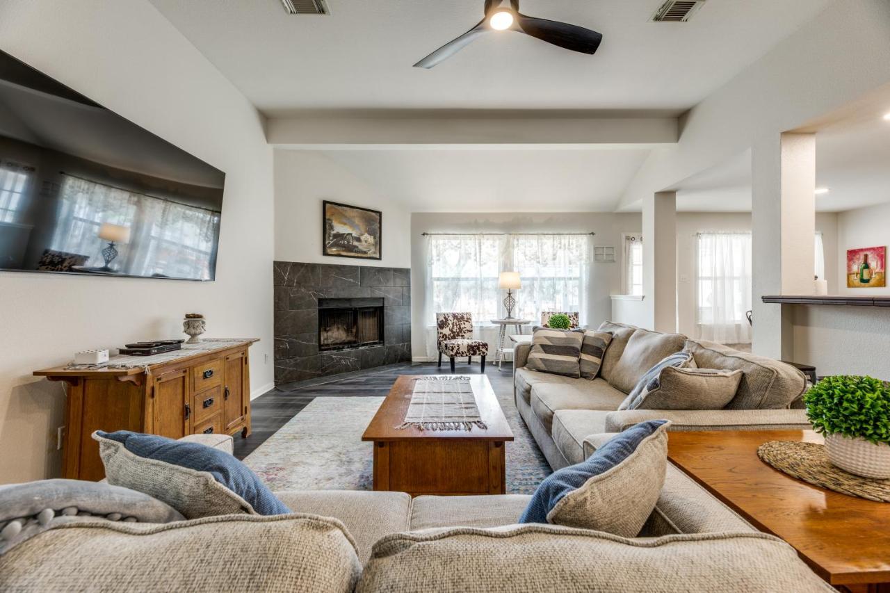 Spacious 5 Bdrm Home Mins To Wineries With Private Pool And Hot Tub! 존슨 시티 외부 사진