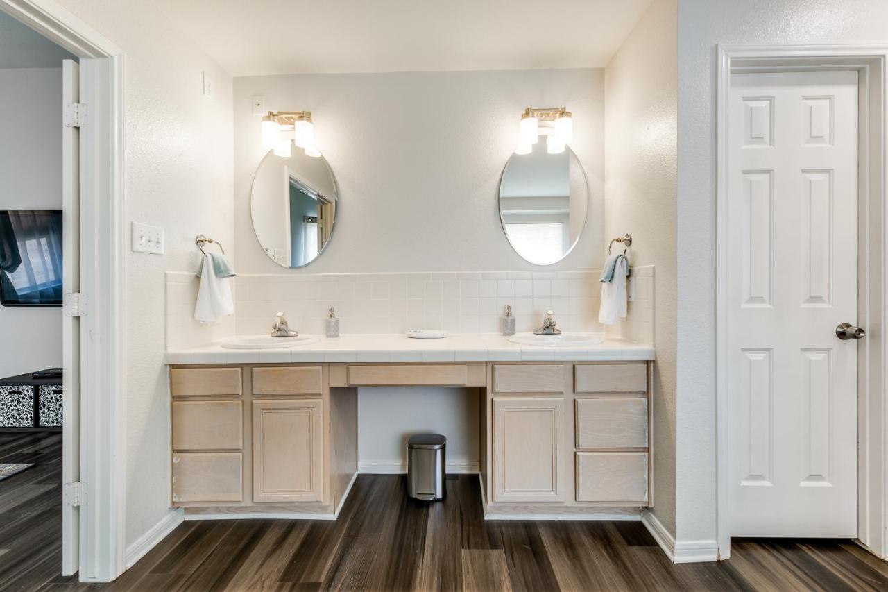 Spacious 5 Bdrm Home Mins To Wineries With Private Pool And Hot Tub! 존슨 시티 외부 사진