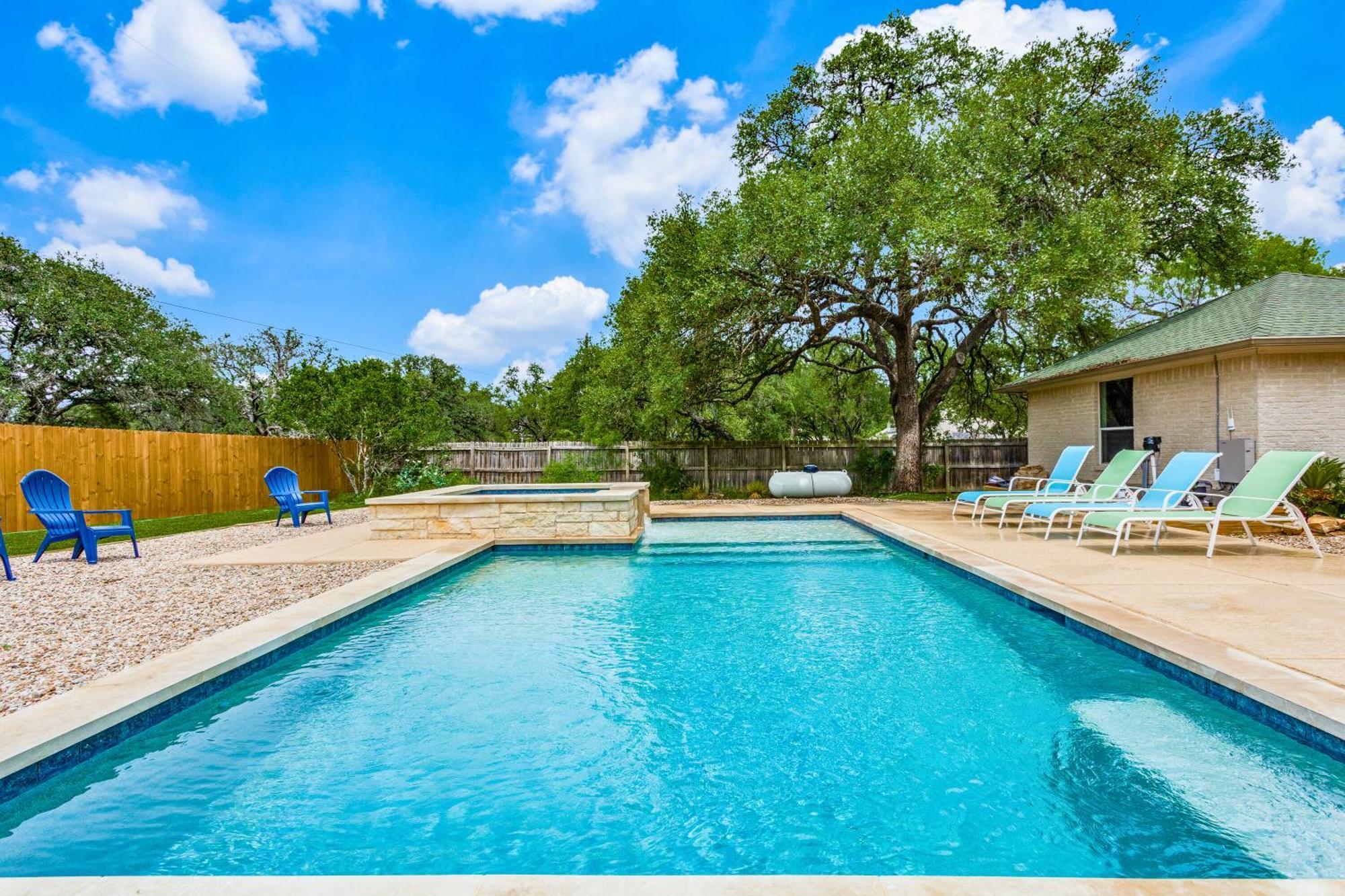 Spacious 5 Bdrm Home Mins To Wineries With Private Pool And Hot Tub! 존슨 시티 외부 사진